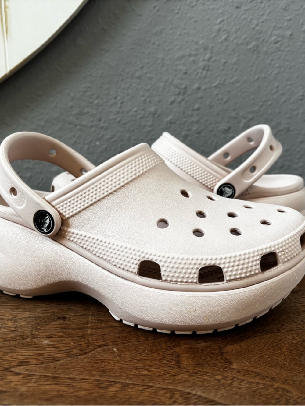 CROCS Classic Platform Clogs in Pale Pink Size 7